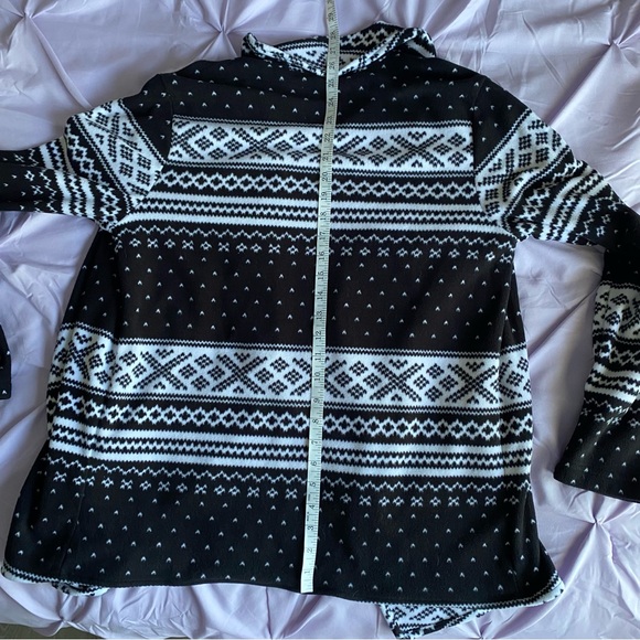 Lands End Women’s Fleece Open Front Cardigan Nordic Fair Isle Black & White 6-8 - Picture 4 of 7